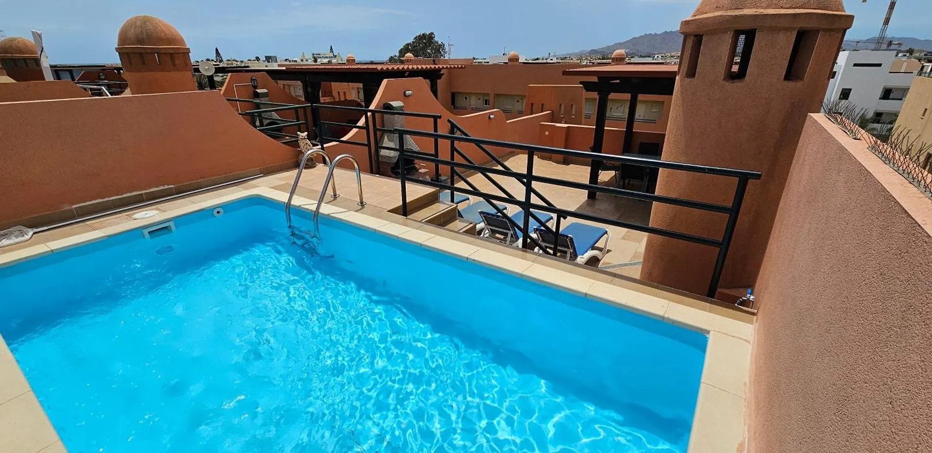 Apartamentos Paraiso Vera Playa: Beachfront Attic with Private Pool Playas de Vera Apartment